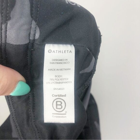 ATHLETA | Camo Contender 7/8 Compression Leggings Black Gray Women’s Size Small - Picture 13 of 13